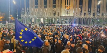 “არა რუსულ კანონს!” – აქცია პარლამენტის წინ