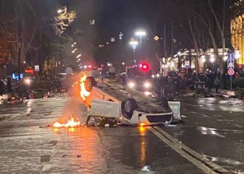 აქციის მონაწილეებმა შსს-ს მანქანა დემონსტრაციულად დაწვეს