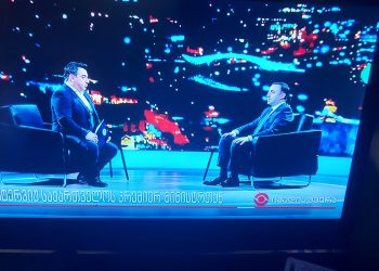 „ყველანი ვრთავთ იმედზე და ვუდგამთ ეკრანებს 3-ლიტრიან ქილებს წყლით! მაგრად იმუხტება!“ – თენგო გოგოტიშვილი