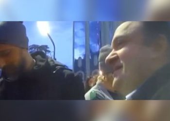 “ხალხი თუ მოვიდა, ავიღოთ შენობა, სიცივეში ვინ გამოვა, შენობაში ღამეს გაათევენ” – რა ჩანაწერს ავრცელებს “რუსთავი2”?