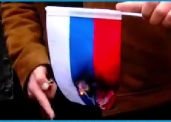 პარლამენტთან მიმდინარე აქციაზე რუსეთის დროშა დაწვეს