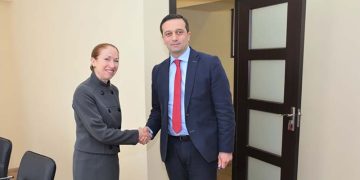 რას წერს აშშ–ის ელჩთან შეხვედრის შემდეგ ლევან იოსელიანი