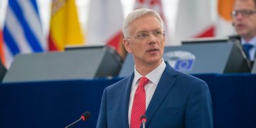 “უკრაინა NATO-ში უნდა გაწევრიანდეს” – ლატვიის პრემიერი