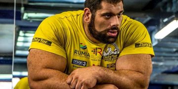 “ლევან საგინაშვილმა უნდა დაკიდოს ევროკავშირის დროშა და თქვას, აემას ხელი დეედება და ვიღაცას წითელი ეენთება” – მშვილდაძე