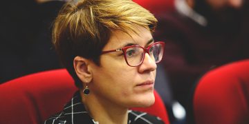 “მიზანმიმართულად დაგიწამლეს დღეს შვილები – პირდაპირ დასაწამლად ისროდნენ გაზის კაფსულებს შიგ მჭიდროდ მდგარ ხალხში” – ნანა დიხამინჯია