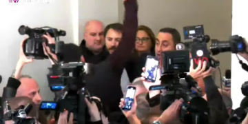 პარლამენტში სიტუაცია უკიდურესად დაიძაბა – ადგილი აქვს ფიზიკურ დაპირისპირებასაც