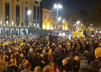 “ხალხო, ბარი ღიაა, შეგიძლიათ მოხვიდეთ ტელეფონები დატენოთ, ან შეეფაროთ” – “ფლეშბექი”