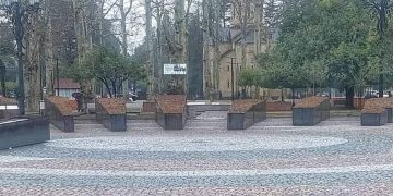 “ოზურგეთი, “ეტა რაზვე” საყვავილე?!” – ბერდია კალანდია