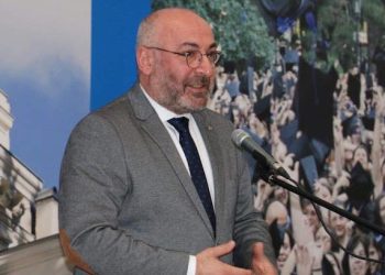 საფრანგეთში საქართველოს ელჩმა ევროპულ გეზზე სტატუსი წაშალა