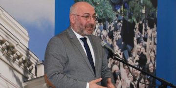 საფრანგეთში საქართველოს ელჩმა ევროპულ გეზზე სტატუსი წაშალა