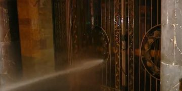 წიწაკის სპრეი პარლამენტის შენობიდან – რა ხდება აქციაზე