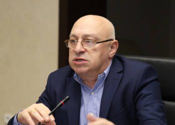 “OOK! საცა წვრილია, გაწყდეს!” – თედო ისაკაძე