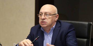 “OOK! საცა წვრილია, გაწყდეს!” – თედო ისაკაძე