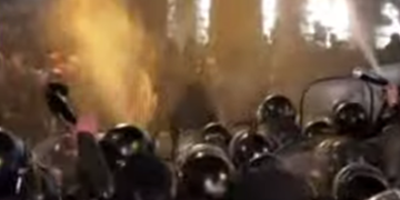 სპეცრაზმმა წყლის ჭავლის გამოყენებაც დაიწყო