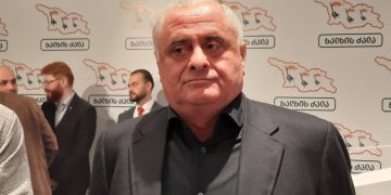 „ამ ვიქტორ ჯაფარიძეს ვინმემ კითხოს: მიშა უფრო გიყვარდა 2012 წლამდე, თუ ბიძინა უფრო გიყვარს 2012-ის მერეო?“ – მერაბ მეტრეველი