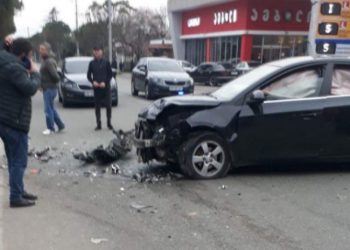 ზუგდიდში ერთმანეთს 3 მანქანა შეეჯახა