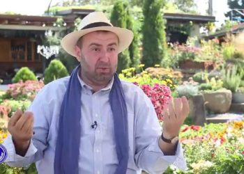 “მადლობ ჩემთვის უცნობო, მაგრამ საყვარელო დოდო დეიდა” – რა ყუთი დახვდა ბაღის კართან ზურაბ შევარდნაძეს