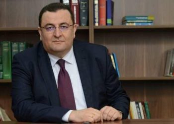 „აბა ერთი აქეთ გვიპასუხეთ“ – რა კითხვებს აქვეყნებს ზვიად კორძაძე?