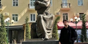 ,,იცოდით, რომ შუაგულ ტაშკენტში დგას შოთა რუსთაველის ძეგლი?” – გურამ შეროზია