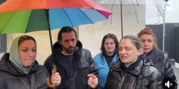 გთხოვთ, შეწყვიტეთ ჩარიცხვები – აქონდროპლაზიის მქონე ბავშვების მშობლები მოქალაქეებს