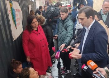 “მოვედი, რომ მიეცეთ წვიმაში, ცელოფნის ქვეშ პროტესტის გაგრძელების საშუალება” – ლევან იოსელიანი კანცელარიასთან მივიდა