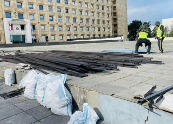 “შემოღობავენ და მერე იძახებენ “მშენებლობააო” და ასე იქნება სანამ არჩევნები არ გადაივლის…” – უჩა აბაშიძე