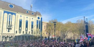 აქციის მონაწილეებმა რუსთაველი გადაკეტეს