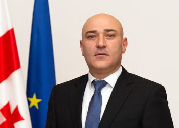 “აშშ-ში, სადაც აპრობირებულია 6 წლიდან ბავშვისათვის სქესის შეცვლა, არაფერი მესაქმება, – სანქცირებული მოსამართლე