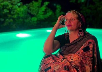 “ბედნიერებაა ღორის ქელეხი… ბედნიერებაა, როცა სატრფოს ბებიის ოქროს კბილს ჩუქნი… როცა იმ “სახინკლის” სუნი ამ “შანელს” გირჩევნია…” – მოროშკინა