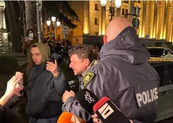 “თქვენი დედაც მოვ@@ან ოცნება… კიდე დამიჭირეთ თქვე @ლეებო! ვიდეომტკიცებულებები მაქვს” – ნიკა ნარსია