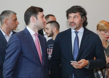 დიდი შფოთი და არეულობა აჭარის მთავრობაში – რას უპირებენ თორნიკე რიჟვაძეს?