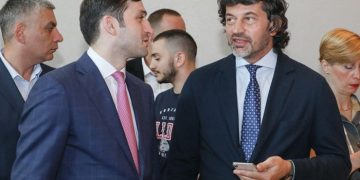 დიდი შფოთი და არეულობა აჭარის მთავრობაში – რას უპირებენ თორნიკე რიჟვაძეს?