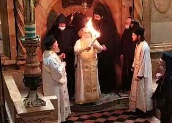 იერუსალიმში, მაცხოვრის საფლავზე, წმინდა ცეცხლი გადმოვიდა