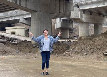 “ისე გადავედი, არც შევჩერებულვარ! ნაცებოოო! უჰ, თქვენ დაგენგრათ სარაია…” – ხოფერია