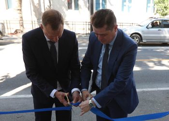 სემეკის წევრი, გიორგი ფანგანი „თელმიკოს“ ავლაბრის სერვის ცენტრში მომხმარებელთა მომსახურების პროცესს გაეცნო