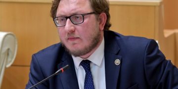 ,, ვინ არის ნიკა მაჭუტაძე?- ვისი რეკომენდაიით და რა დამსახურების გამო გახდა ის პარლამენტის წევრი ენმ ის სიით?!…..”- გია ხუროშვილი