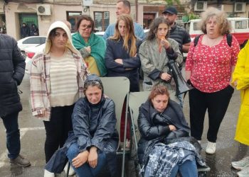 ჩვენ თქვენ კართან ვართ, თქვენ კარს არ გვიღებთ – მშობლები თამარ გაბუნიას