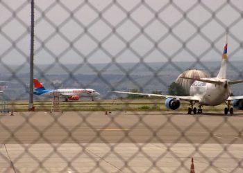 “აზიმუტის” თვითმფრინავი თბილისის აეროპორტში დაჯდა