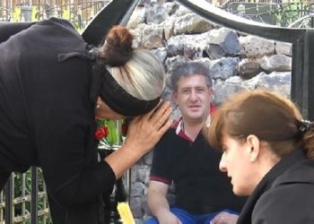 “არა იმიტომ, რომ ჩემი შვილი დღეს მოკვდა” – გიგა ოთხოზორიას დედის კომენტარი რუსულ თვითმფრინავებზე თბილისში