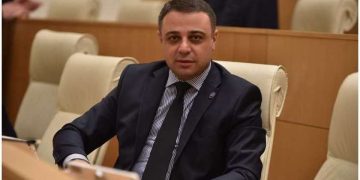 “ელენე ხოშტარია ალბათ პირველი იქნება ვინც ჩაფრინდება და პირდაპირ “ქეშად“ აიღებს რუსეთიდან რუბლებს” – ალუდა ღუდუშაური