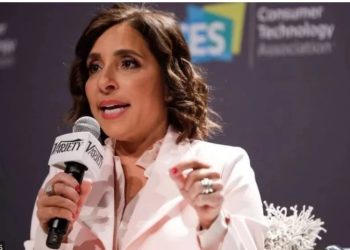 ილონ მასკმა „Twitter-ის“ ახალ დირექტორად ლინდა იაკარინო დანიშნა