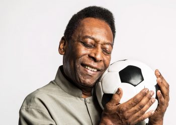 ბრაზილიაში პელეს მავზოლეუმი გახსნეს