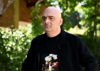 „ვისაც ჩვენი, უბრალო ხალხის არეული არ მოსწონს, იმათი დალაგებული ….!!!“ – სანდრო ბრეგაძე