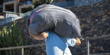 1 ივნისიდან, დამსაქმებელი ვალდებული გახდება დასაქმებული მძიმე ტვირთის ხელით აწევისგან დაიცვას