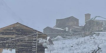 უშგულში თოვლი მოვიდა (ფოტოები)