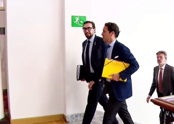 ხავიერ კოლომინა, ნატოს სამეკავშირეო ოფისში, ოპოზიციის შემდეგ დიპლომატებს ხვდება