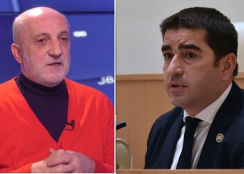 “სახლში შემომივარდნენ, ცოლი გამიბახეს… მოვიპატიჟე და ერთად მოვილხინეთ – პაპუაშვილის “პერეფრაზი” საყოფაცხოვრებო ენაზე…” – ხუხაშვილი