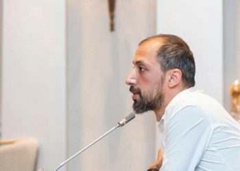 “ხვდები ამ წამს რამხელა კაკლებს ტეხავს ბიძინა @რაკით?” – მაქარაშვილი