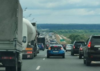 მოსკოვის მისასვლელებთან ბლოკპოსტების და თავდაცვითი პოზიციების აგება დაიწყეს – გადაკეტილი სტრატეგიული მნიშვნელობის ხიდი