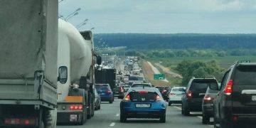 მოსკოვის მისასვლელებთან ბლოკპოსტების და თავდაცვითი პოზიციების აგება დაიწყეს – გადაკეტილი სტრატეგიული მნიშვნელობის ხიდი